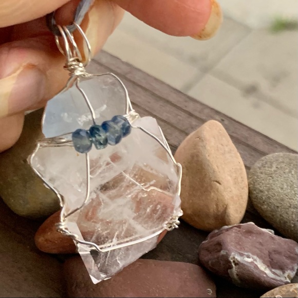 Blue Fluorite, Faden Quartz & Kyanite Bead Necklace - Picture 13 of 14